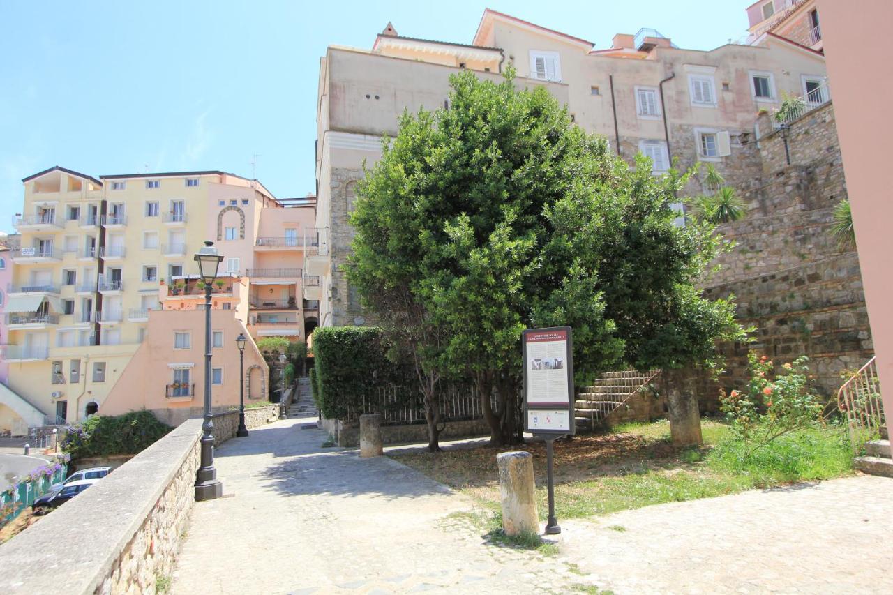 Sapore Di Mare Al Duomo Hotel Gaeta Exterior photo